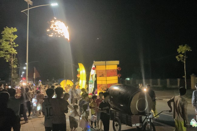 “Besides Buddha on Mid-Autumn Festival for Kids of Dong Cao Pagoda, Thanh Hoa