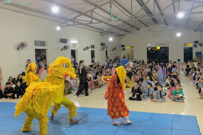 “Besides Buddha on Mid-Autumn Festival for Kids of Dong Cao Pagoda, Thanh Hoa