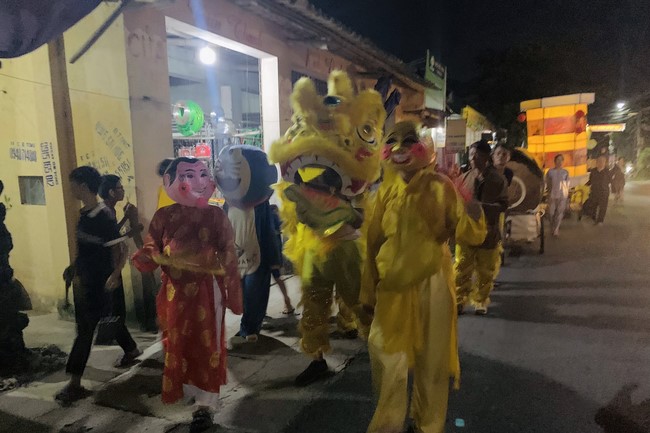 “Besides Buddha on Mid-Autumn Festival for Kids of Dong Cao Pagoda, Thanh Hoa