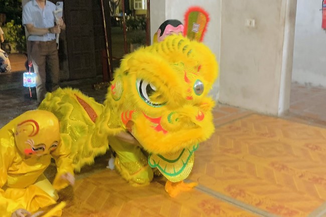 “Besides Buddha on Mid-Autumn Festival for Kids of Dong Cao Pagoda, Thanh Hoa