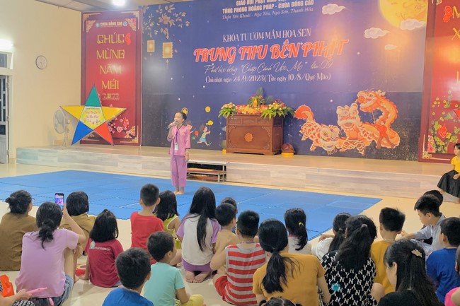 “Besides Buddha on Mid-Autumn Festival for Kids of Dong Cao Pagoda, Thanh Hoa