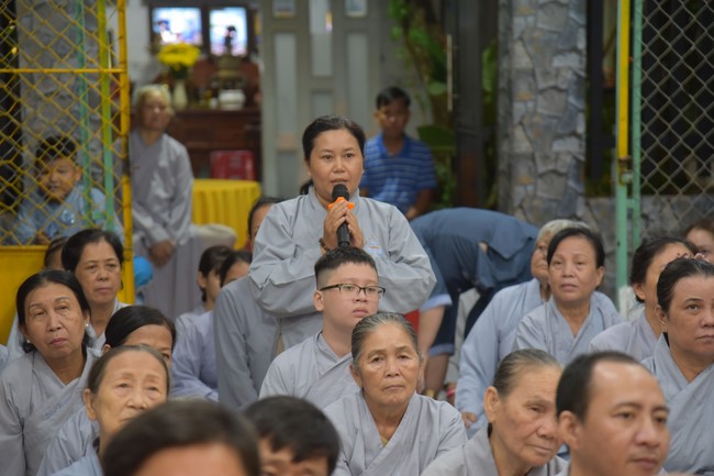 The 8th One-Day Retreat, and giving gifts on Mid-autumn Festival at Minh Chat ashram in Can Tho