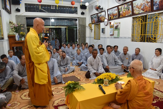The 8th One-Day Retreat, and giving gifts on Mid-autumn Festival at Minh Chat ashram in Can Tho