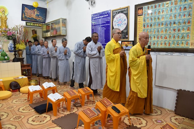 The 8th One-Day Retreat, and giving gifts on Mid-autumn Festival at Minh Chat ashram in Can Tho