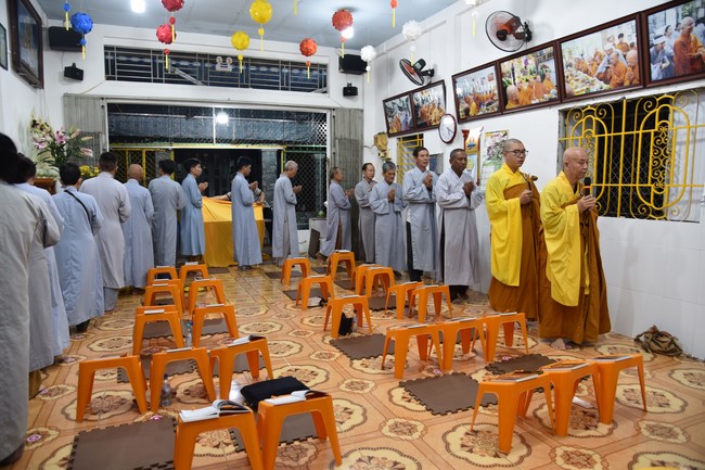 The 8th One-Day Retreat, and giving gifts on Mid-autumn Festival at Minh Chat ashram in Can Tho