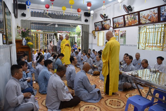 The 8th One-Day Retreat, and giving gifts on Mid-autumn Festival at Minh Chat ashram in Can Tho