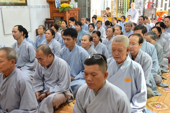 The 8th One-Day Retreat, and giving gifts on Mid-autumn Festival at Minh Chat ashram in Can Tho