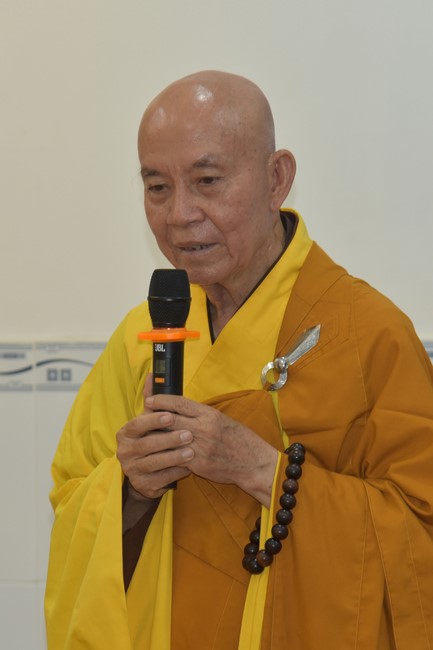 The 8th One-Day Retreat, and giving gifts on Mid-autumn Festival at Minh Chat ashram in Can Tho