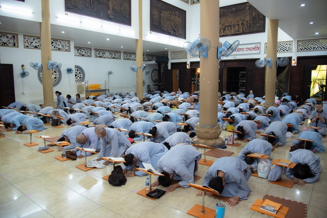 Repentance ceremony on August 14th, Year of the Cat