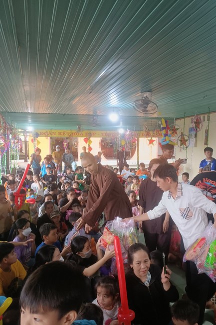 Nhat Phap pagoda - Dong Nai: Full moon Festival program for Kids