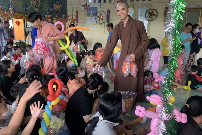 Nhat Phap pagoda - Dong Nai: Full moon Festival program for Kids