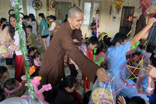 Nhat Phap pagoda - Dong Nai: Full moon Festival program for Kids