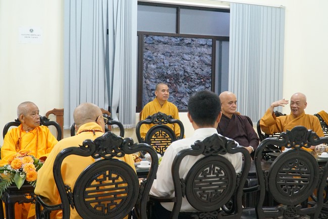 Ngo Chan Tu Education Talent Monk Fund donating in Central region