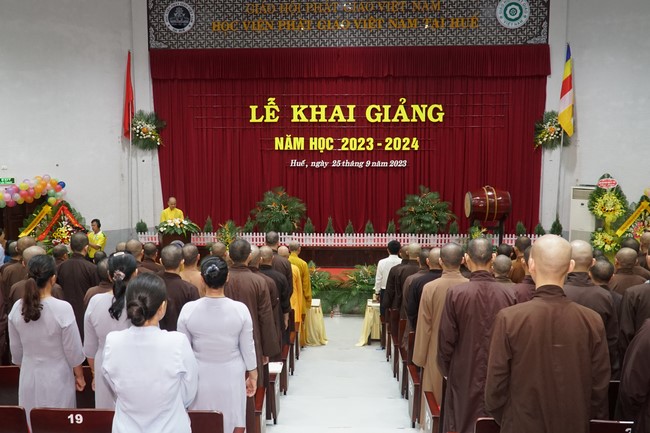 Ngo Chan Tu Education Talent Monk Fund donating in Central region