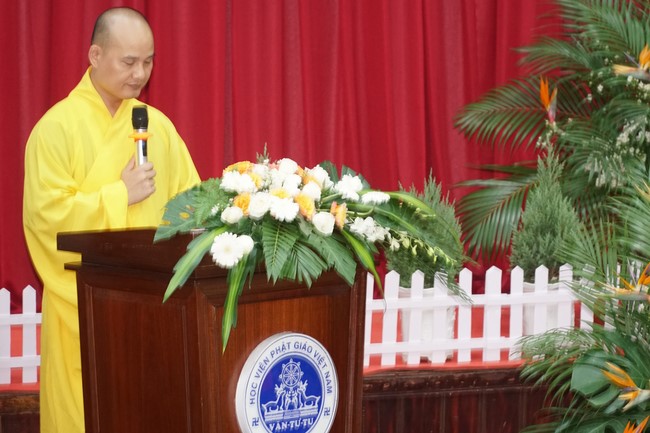 Ngo Chan Tu Education Talent Monk Fund donating in Central region