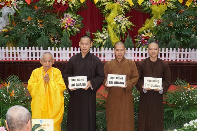 Ngo Chan Tu Education Talent Monk Fund donating in Central region