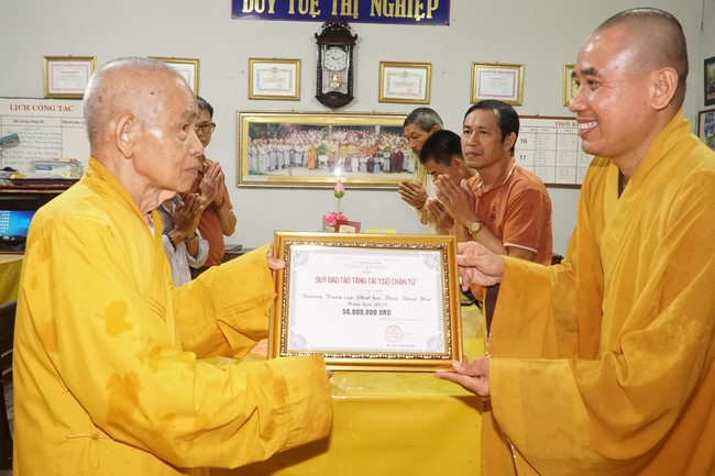 Ngo Chan Tu Education Talent Monk Fund donating in Central region