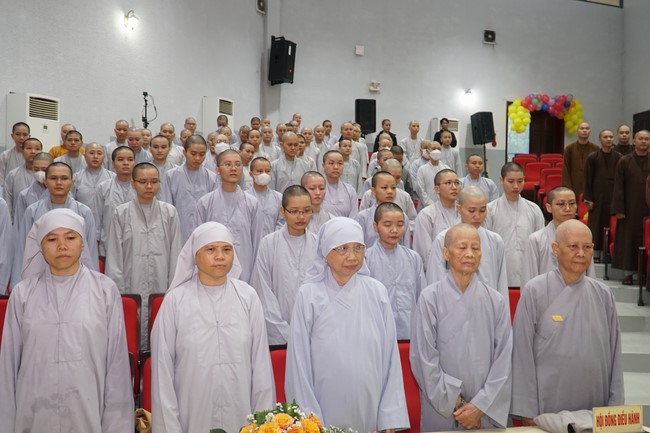 Ngo Chan Tu Education Talent Monk Fund donating in Central region