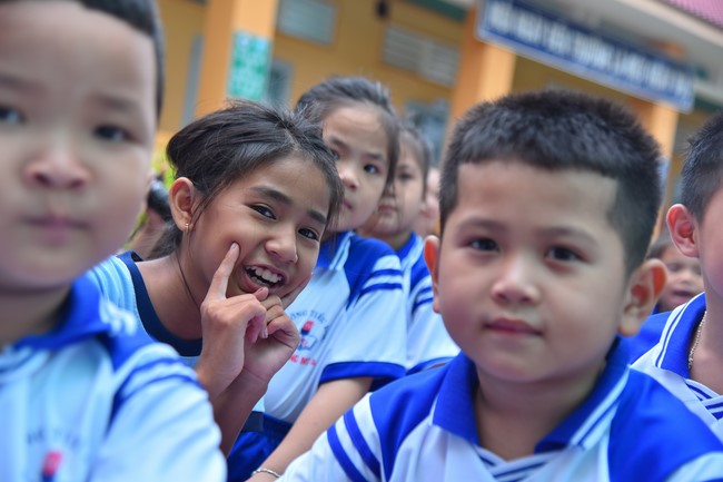Chùa Quảng Pháp – Tây Ninh: Tặng quà Trung Thu cho các em học sinh