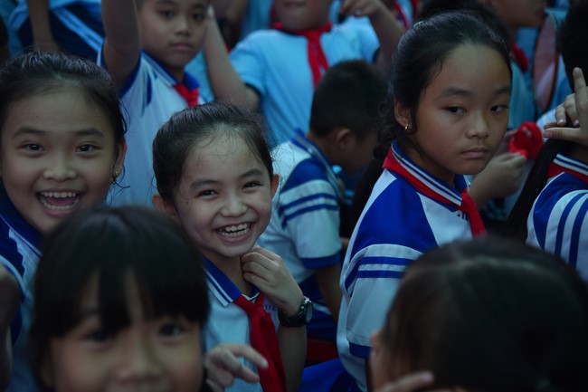 Chùa Quảng Pháp – Tây Ninh: Tặng quà Trung Thu cho các em học sinh