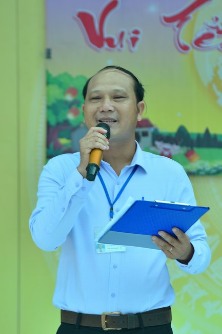 Chùa Quảng Pháp – Tây Ninh: Tặng quà Trung Thu cho các em học sinh