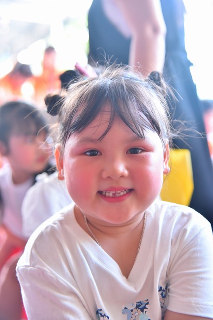 Chùa Quảng Pháp – Tây Ninh: Tặng quà Trung Thu cho các em học sinh