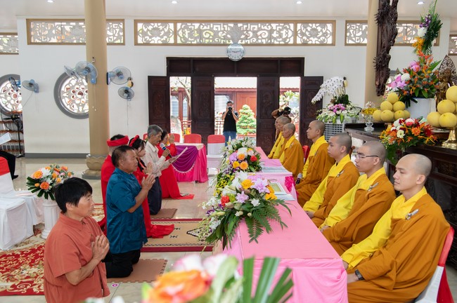 Wedding Ceremony at the pagoda