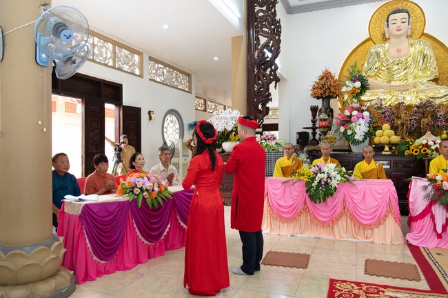 Wedding Ceremony at the pagoda