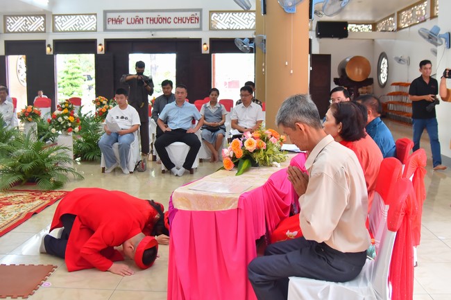 Wedding Ceremony at the pagoda