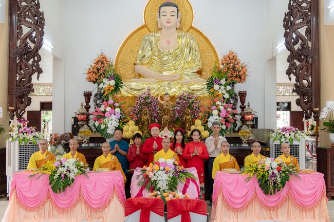 Wedding Ceremony at the pagoda