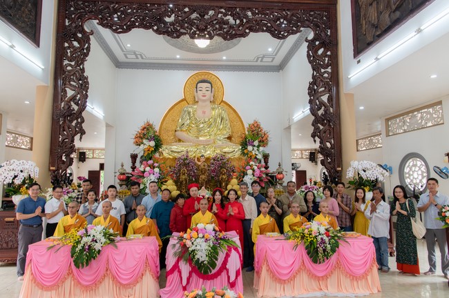 Wedding Ceremony at the pagoda