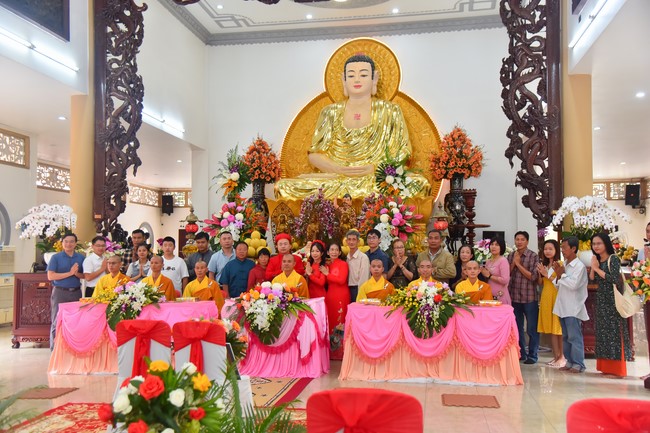 Wedding Ceremony at the pagoda