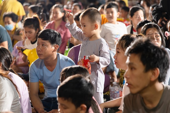 Full-Moon Festival performance program