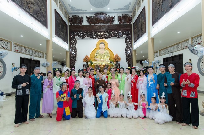 Full-Moon Festival performance program