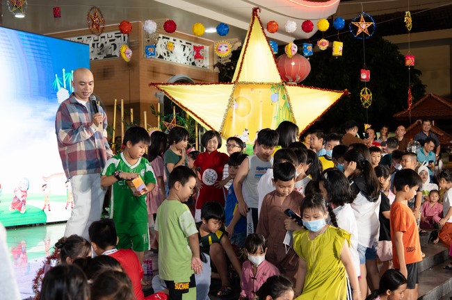 Full-Moon Festival performance program