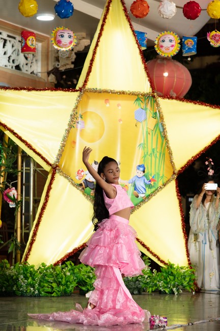 Full-Moon Festival performance program