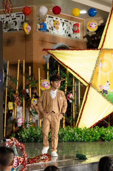 Full-Moon Festival performance program