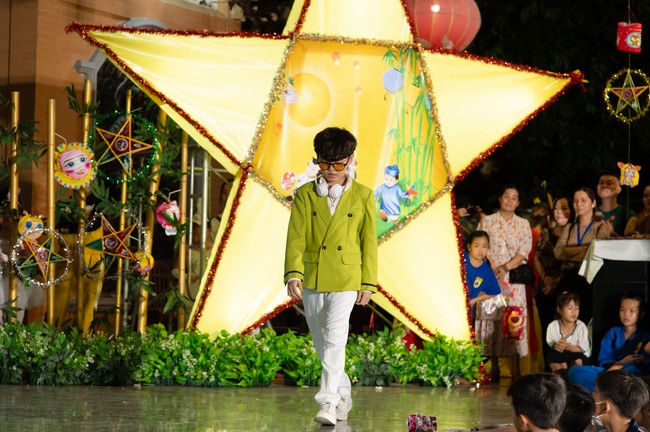 Full-Moon Festival performance program