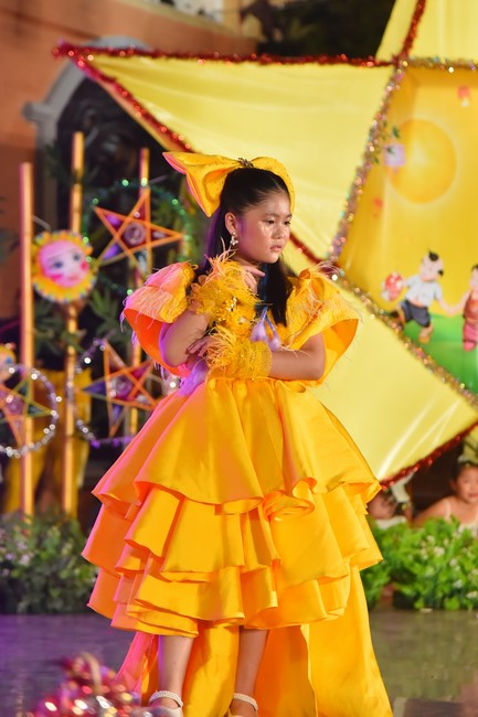 Full-Moon Festival performance program