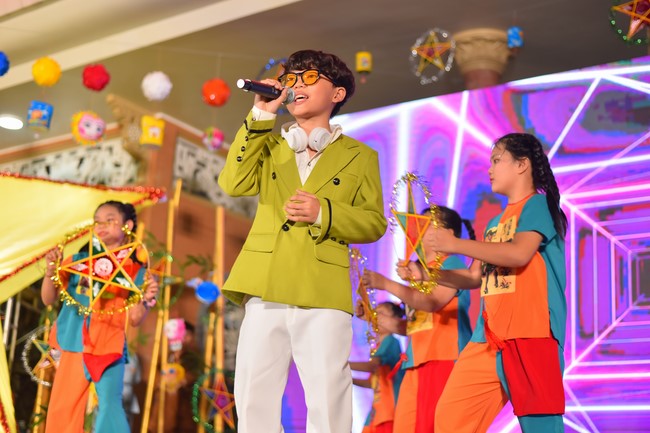 Full-Moon Festival performance program