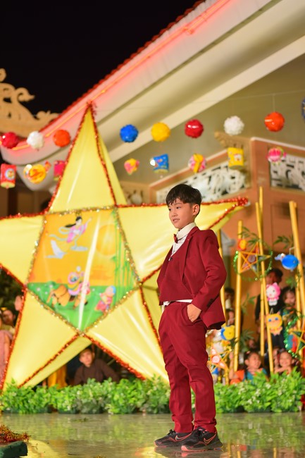 Full-Moon Festival performance program