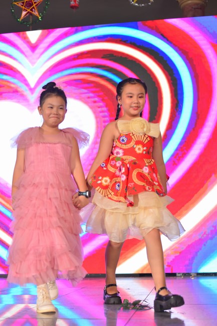 Full-Moon Festival performance program