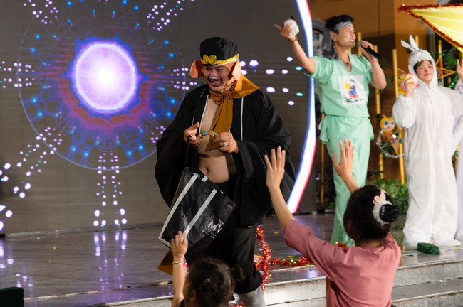 Full-Moon Festival performance program