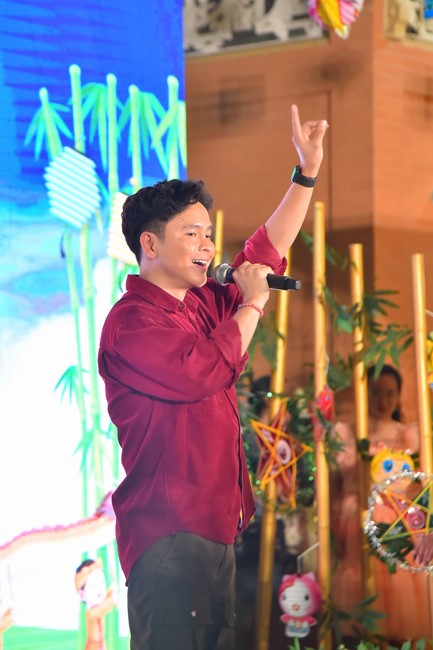 Full-Moon Festival performance program