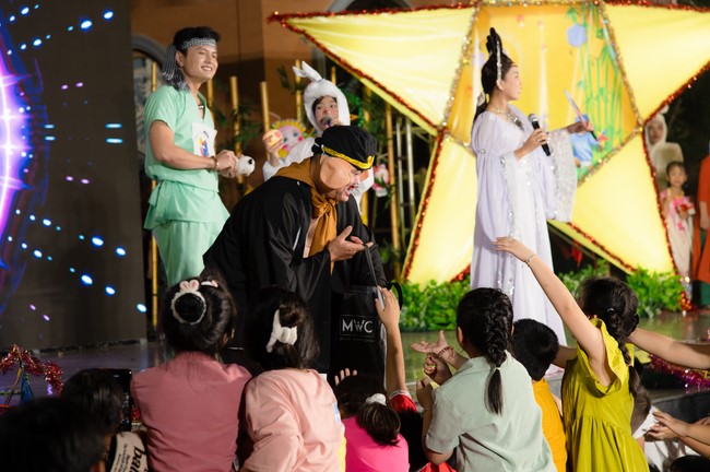 Full-Moon Festival performance program