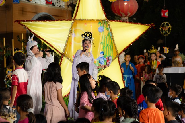 Full-Moon Festival performance program