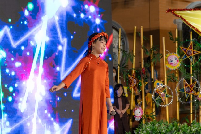 Full-Moon Festival performance program