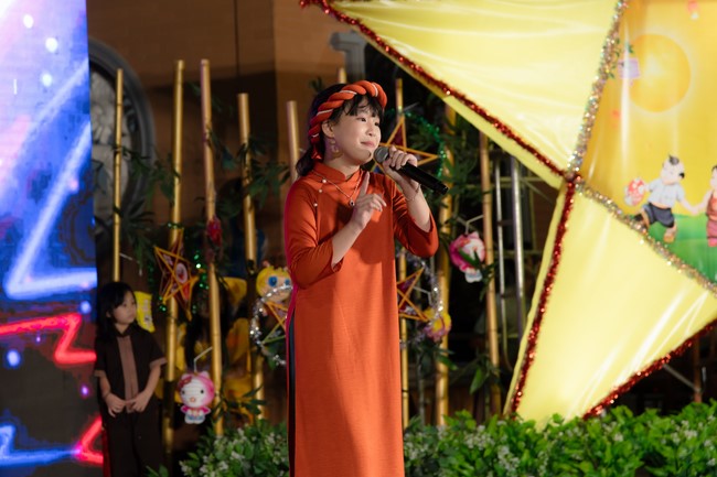 Full-Moon Festival performance program