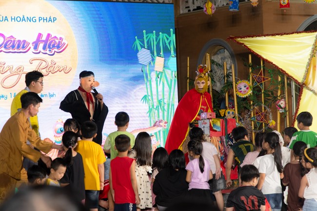 Full-Moon Festival performance program
