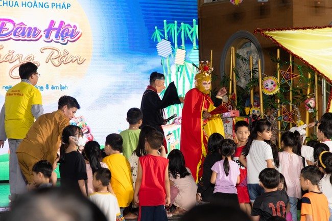 Full-Moon Festival performance program